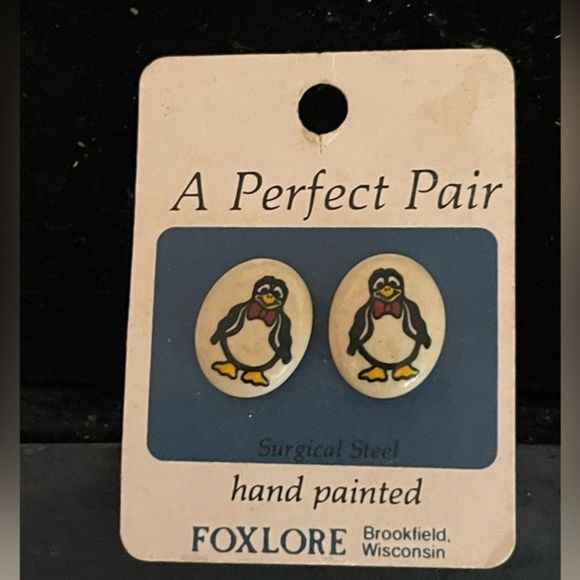 NWT Foxlore oval cream black red yellow hand painted penguin clay stud - Picture 1 of 6